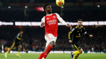 أسباب تراجع مستوى بوكايو ساكا في صفوف أرسنال خلال الفترة الماضية